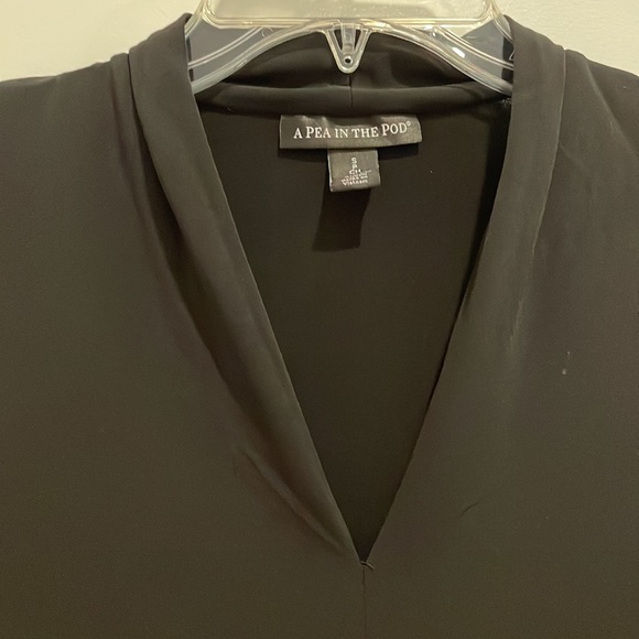 A Pea in the Pod Black V-neck Long Sleeve Top - Picture 5 of 9